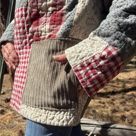 Quilted Women's Patchwork Utility Jacket - Picture 12 of 12